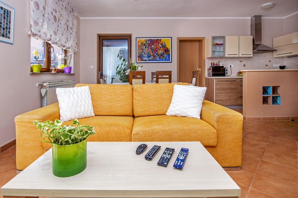 Apartments Karmen Rovinj Exterior foto