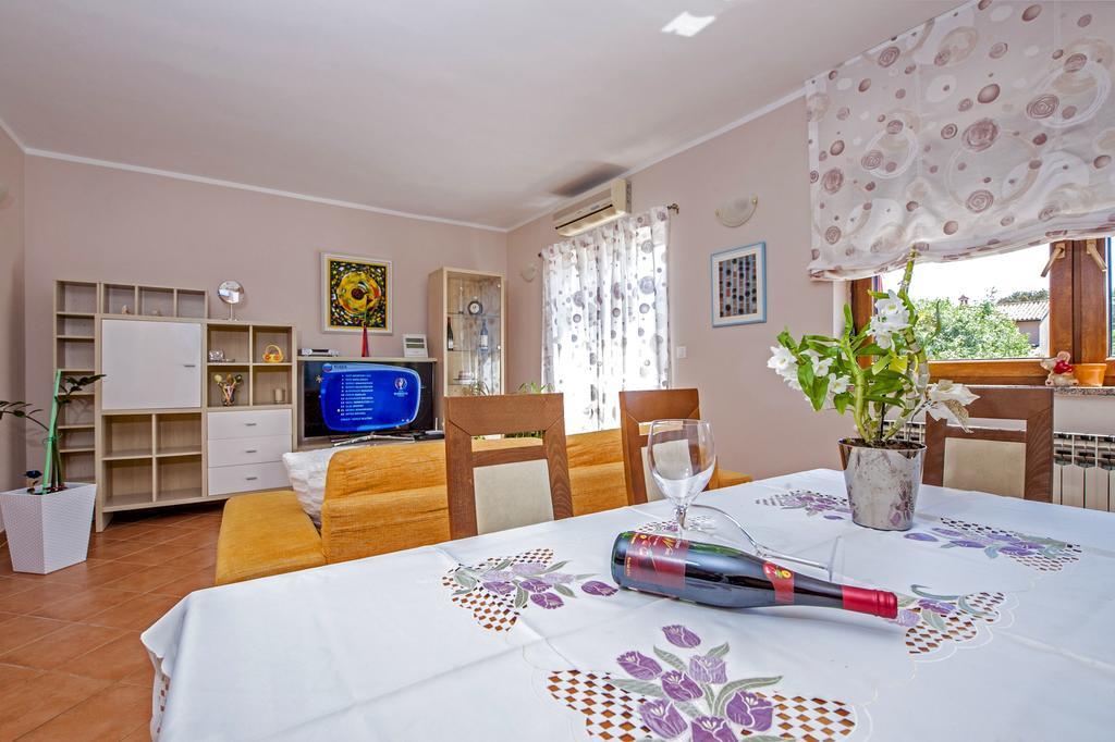 Apartments Karmen Rovinj Exterior foto