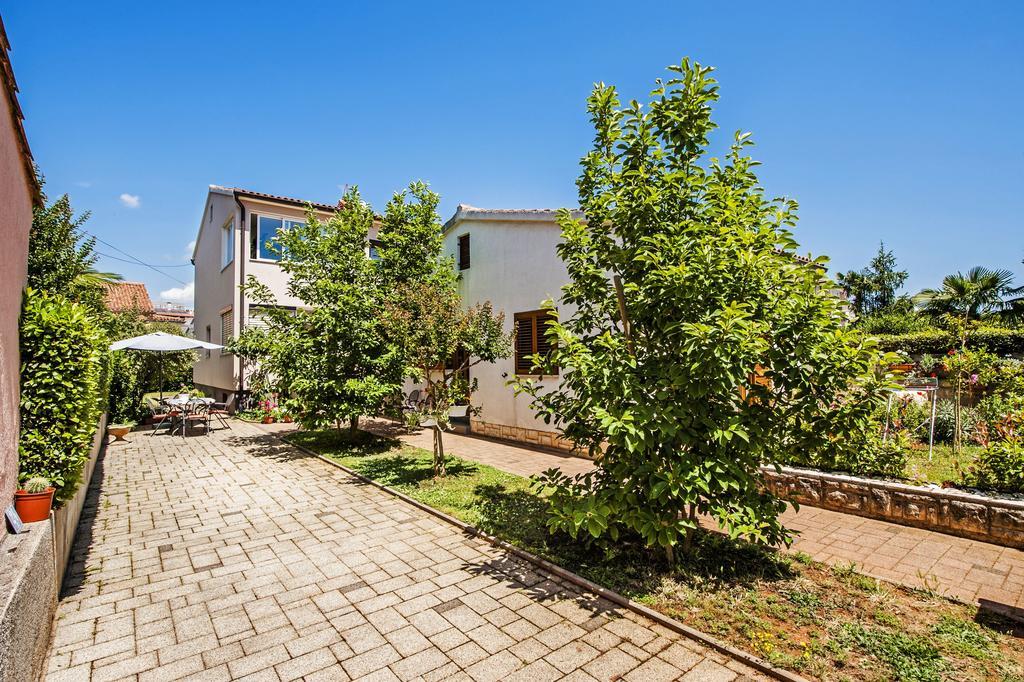 Apartments Karmen Rovinj Exterior foto