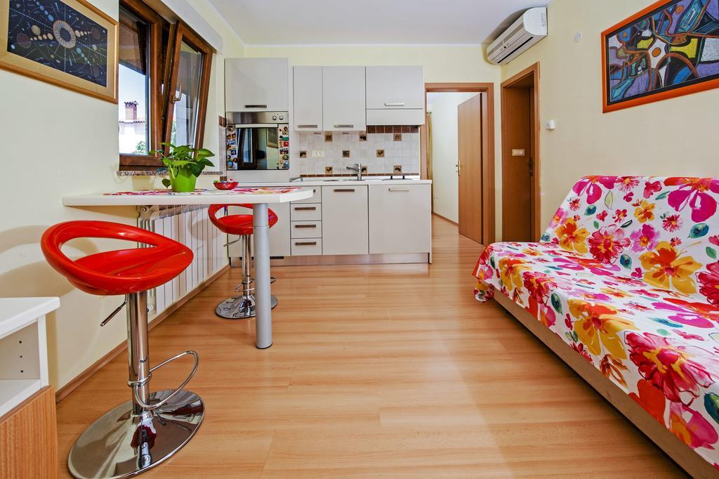 Apartments Karmen Rovinj Exterior foto